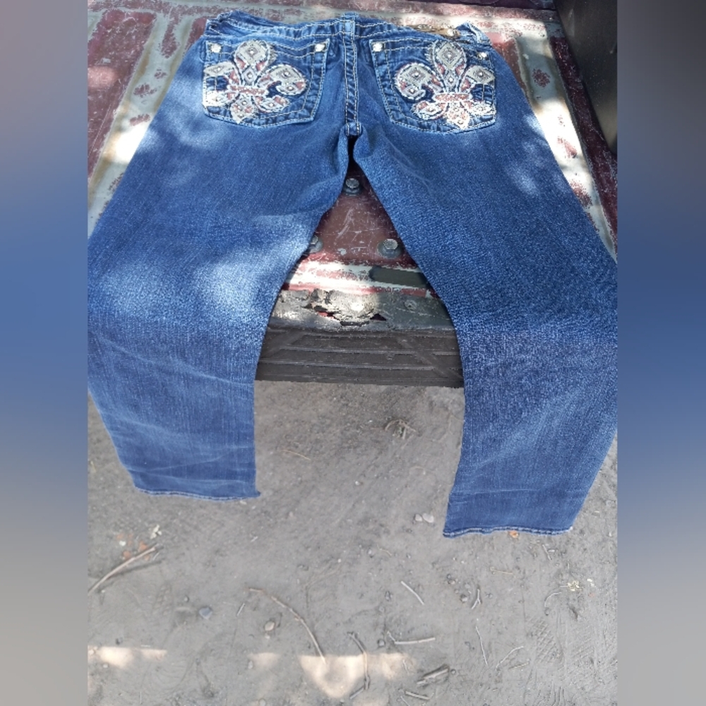 Jeans - Picture 2 of 3